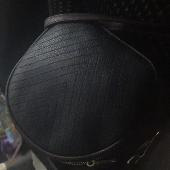 Bumble Bee purse - Picture 2 of 2